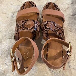 Women's Crown vintage leopard sandals size 8-1/2